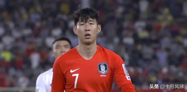 国足1:0韩国足坛人士犀利点评,国足对日本的比赛黄健翔点评