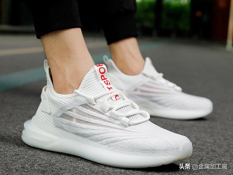 阿迪软底踩屎感运动鞋推荐,踩屎感软底运动鞋