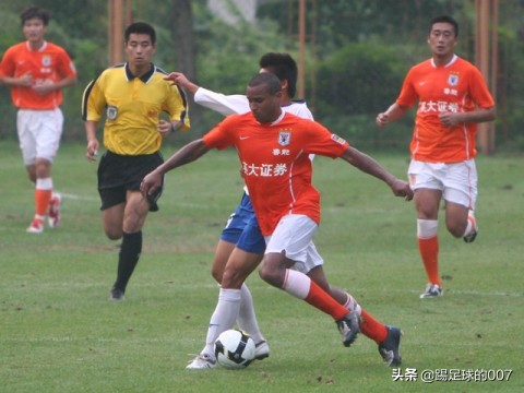 泰山队魔咒,泰山11号球员魔咒