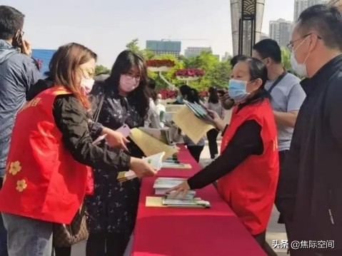 随地吐痰你要怎么劝,随地吐痰谁来管