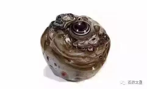 捡到这些石头不要扔,在海边捡到这些石头千万不要丢