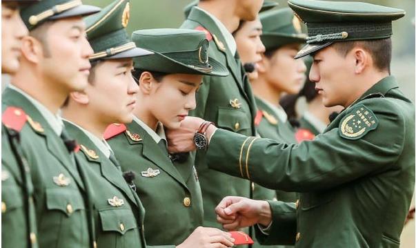 张馨予被黑的经历,将一手烂牌打成王炸的张馨予