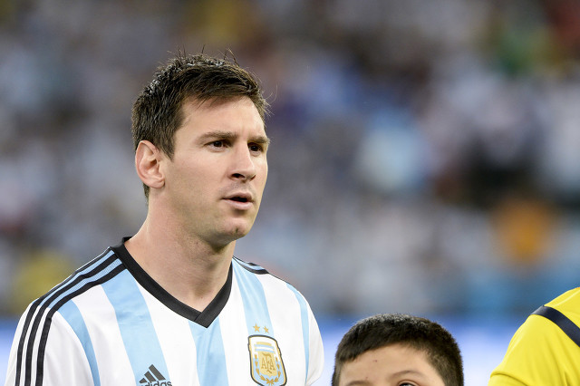 梅西7次被逆转,各路大咖祝福梅西第8座金球