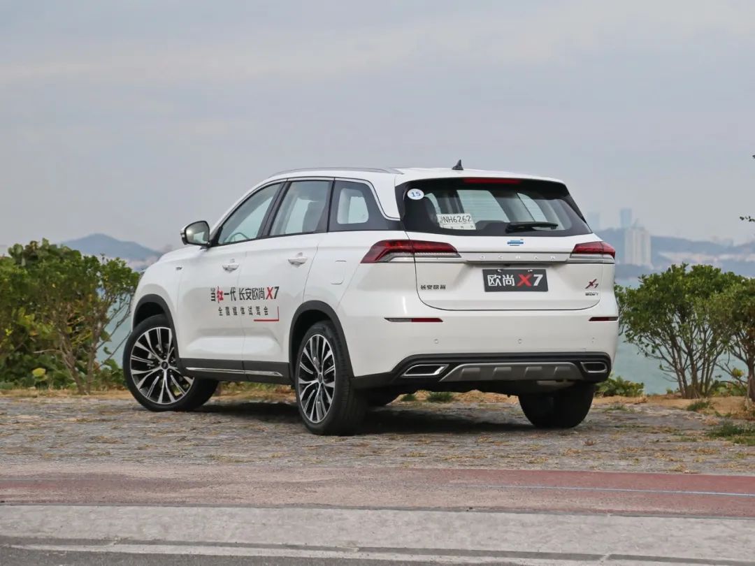 10万就能拿下的两款suv,10万空间大的6座suv