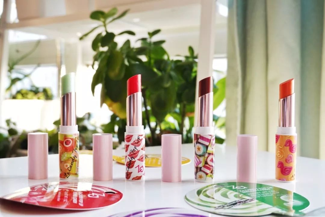 朋友圈精致生活却一地鸡毛,精致朋友圈背后的真实故事