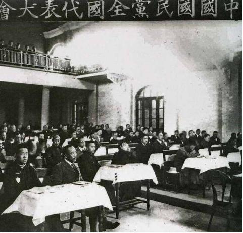 重庆谈判：时隔19年，毛*东泽**再见蒋介石，举杯：为蒋先生长寿干杯