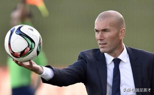 齐达内阿迪达斯裤子,齐达内皇马球鞋