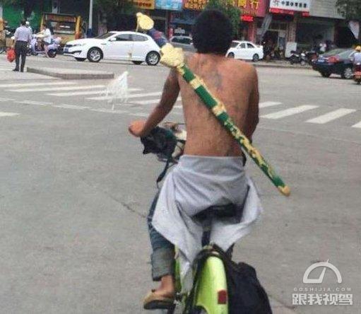 丰田霸道为何一直不上新款,真正的普拉多和丰田霸道有区别