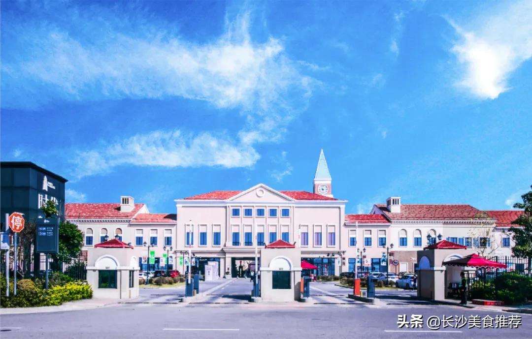 360°冰爽刺激!水浪核*器武**乘风“泼”浪空降九龙仓时代奥莱