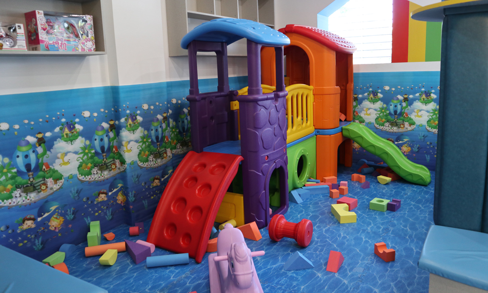 不一样的“洗剪吹”，让萧条的理发行业剪出好“钱景”