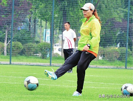 铿锵玫瑰1971,铿锵玫瑰中国女足1996年