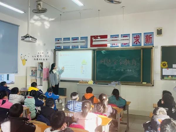 迷恋手机和网络游戏的危害有哪些,防止沉迷于手机网络游戏的做法