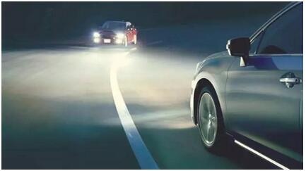 如何防止灯具眩光,房间灯光刺眼如何遮挡