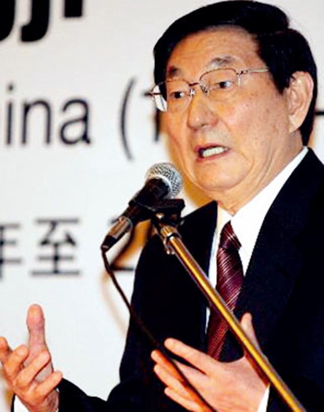 2001年，*镕基朱**告别清华演讲：做事不要落身后骂名