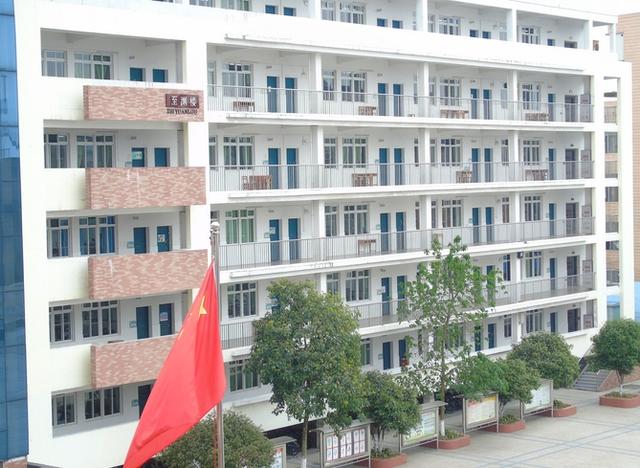 柳州市十五中白露校区,柳州市十五中总部新校区地址