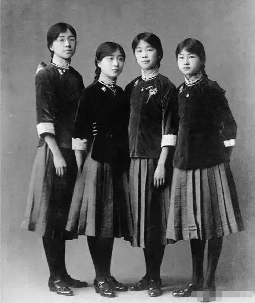 学生不爱穿校服,中学生不喜欢穿校服