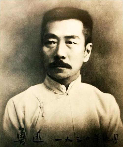 和易中天齐名教授有哪个,易中天先生说三种人值得深交