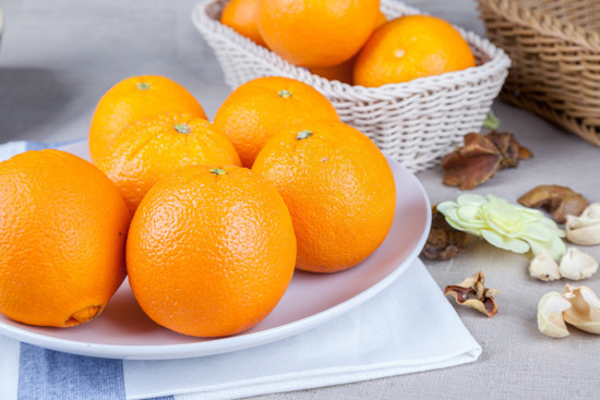 橙汁在家自己怎么榨汁不用榨汁机,没有榨汁器该怎么榨橙汁