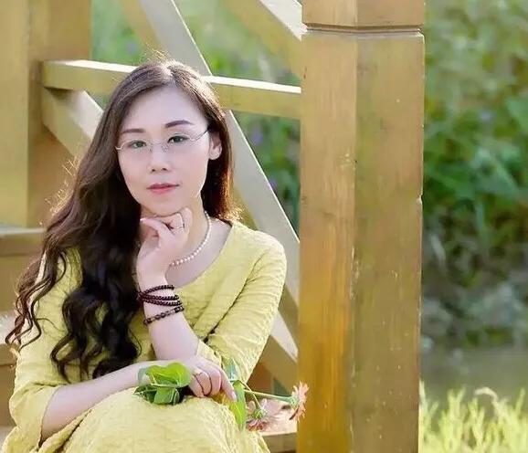 胭脂茉莉诗歌《一只扎格斯台湖的天鹅》三位作家的不同解读