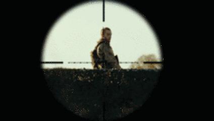 瞄准镜弹着点在准星下方,瞄准镜安在枪身左边还能瞄准吗