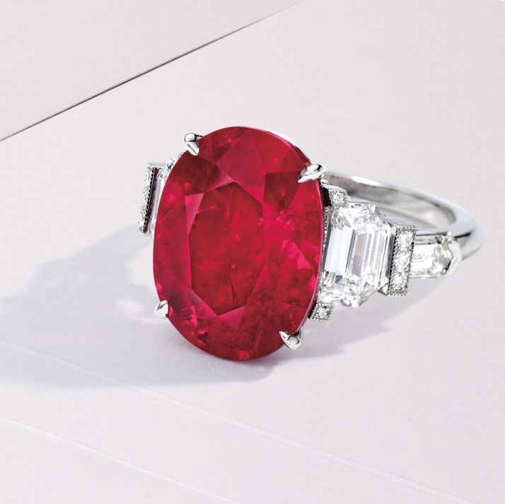 Sotheby’s香港珠宝秋拍，一颗10.64ct紫粉色钻石2000万美元成交