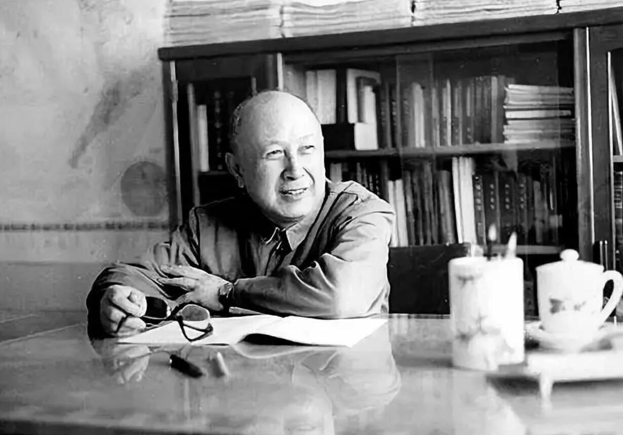 嫁给了干哥哥钱学森，成就学生李双江，蒋英如何活成了一代传奇？