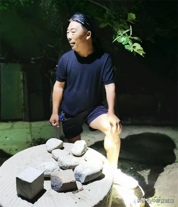 见证卫辉老狼铁拳开石