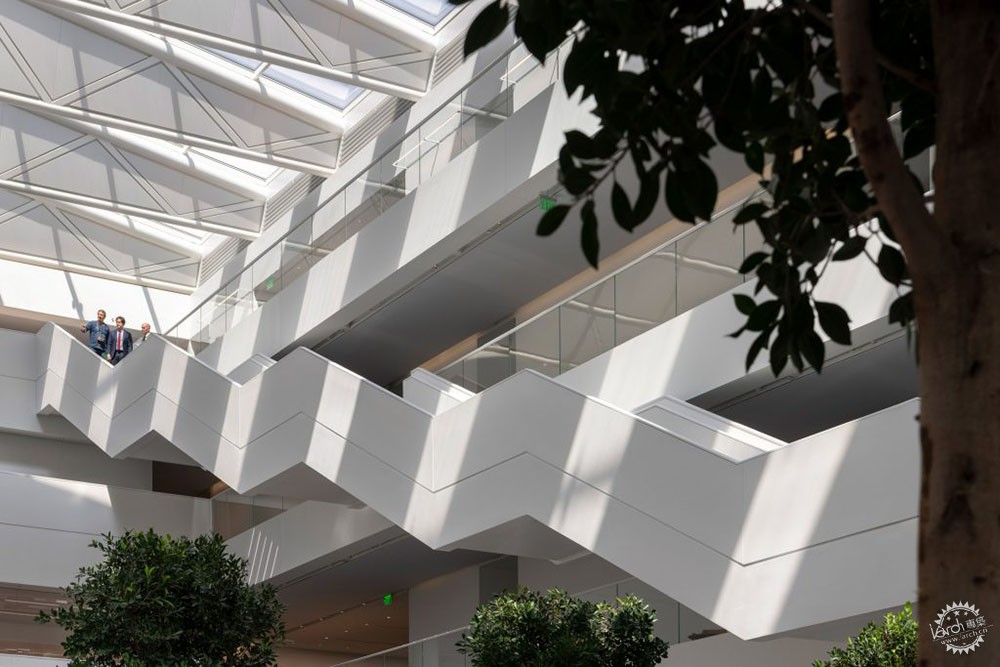 俄亥俄州新兴医疗园区的合作共享办公空间