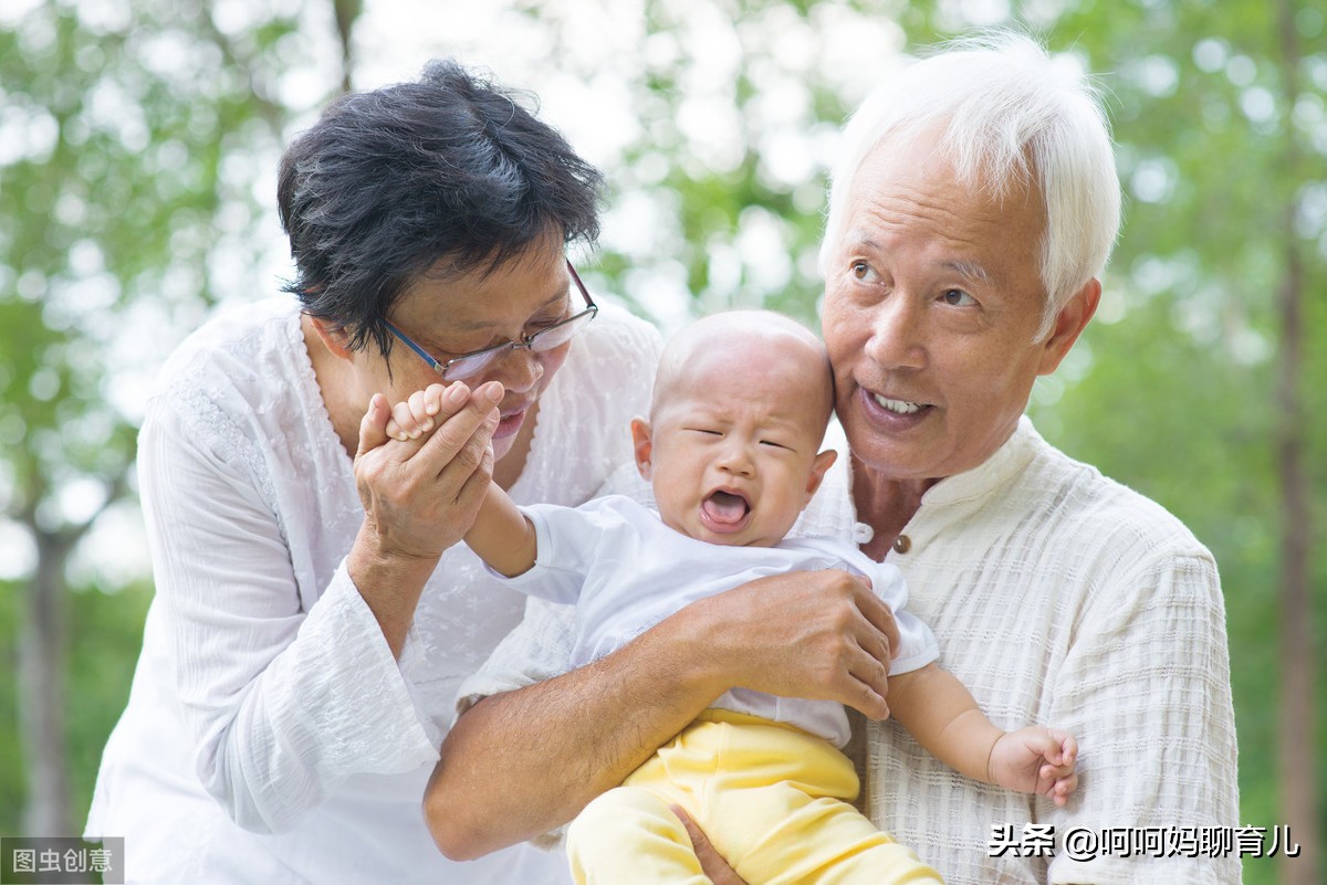 黄昏宝宝哭闹不止怎么哄都不行,宝宝黄昏哭闹需要立马哄吗