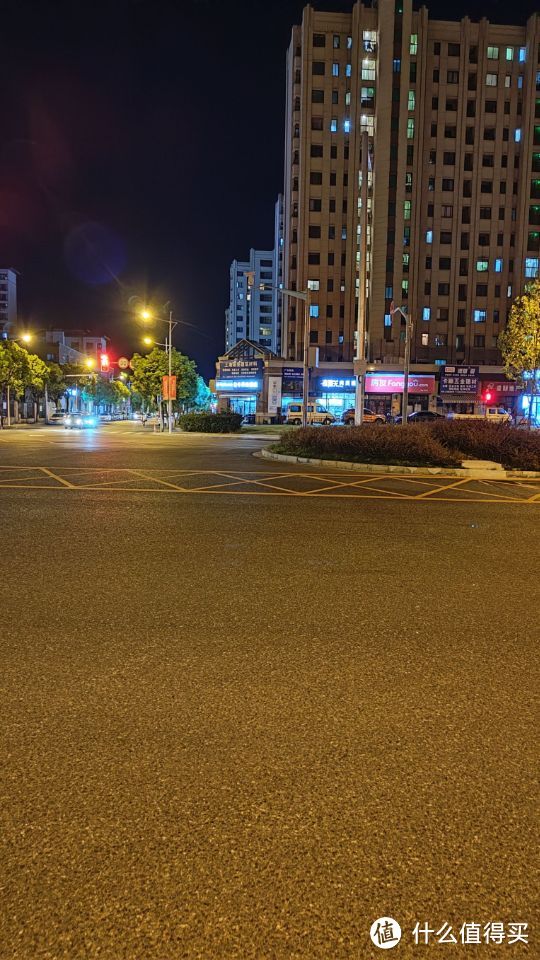 realmegt大师探索版是曲面屏吗,realmegt大师探索版是什么品牌的