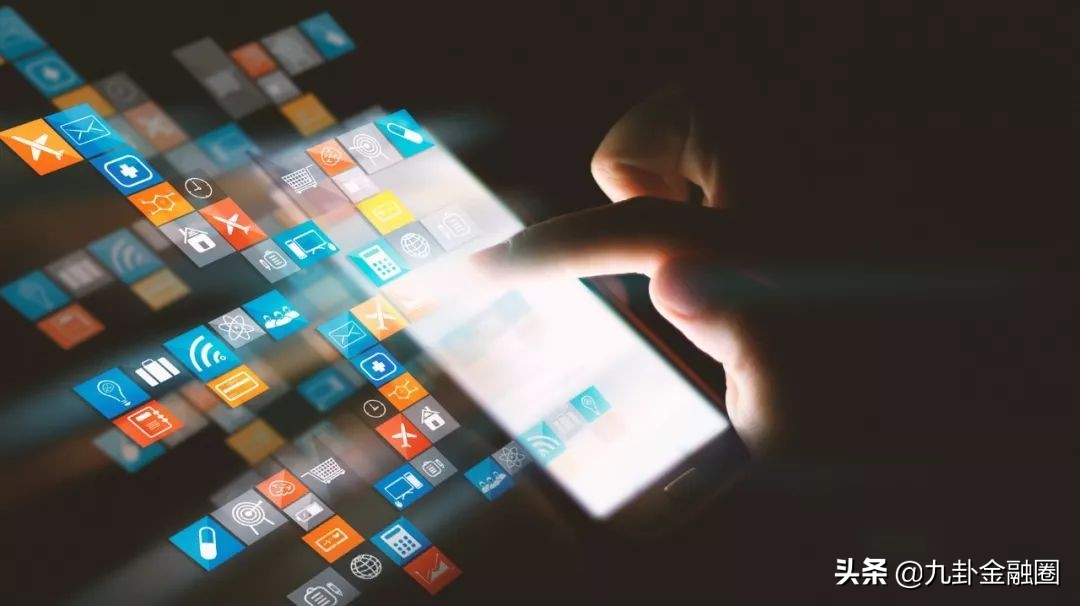 九卦丨手机银行APP蝶变：从“筑巢引凤栖”到“花开蝶自来”