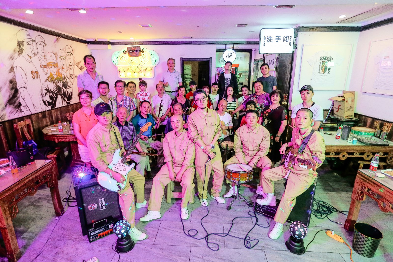 跟着黑撒吃喝弹唱，就地HIP-HOP！《陕西地方邪》MV上线！