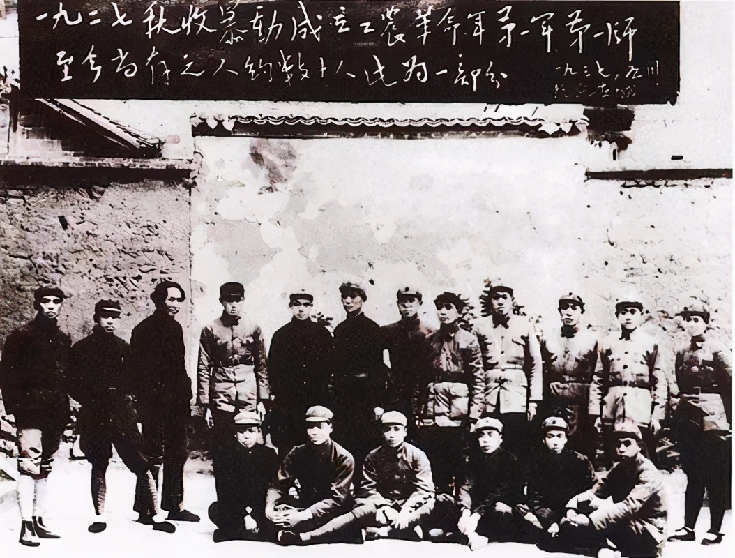 卢德铭:元帅级别,22岁牺牲,毛主席痛惜喊道:“还我总指挥”