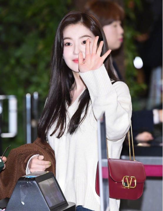 裴珠泫皮裙,裴珠泫皮衣皮裙