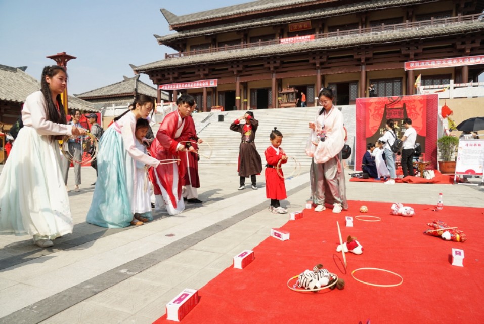 西安穿汉服拍外景的地方推荐,来西安穿汉服看演绎