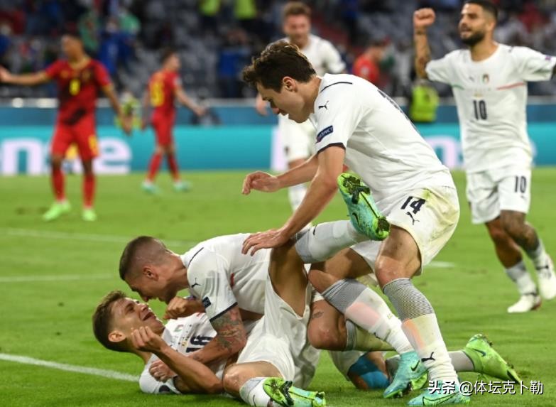意大利出局曼奇尼赛后发布会,世预赛意大利0-1遭北马其顿绝杀