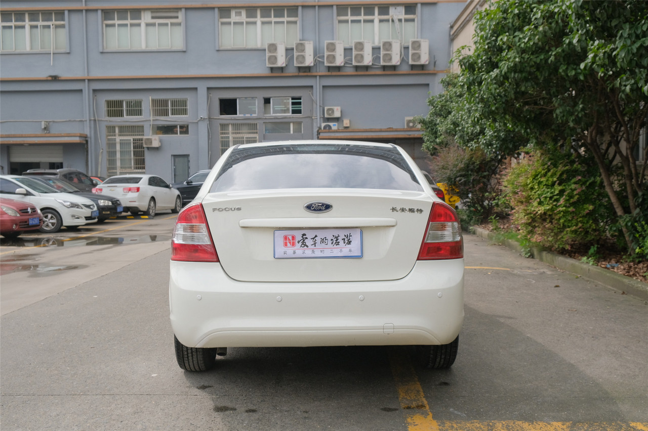 5年才跑了9000公里的车可以买吗,5年左右的福克斯值多少钱