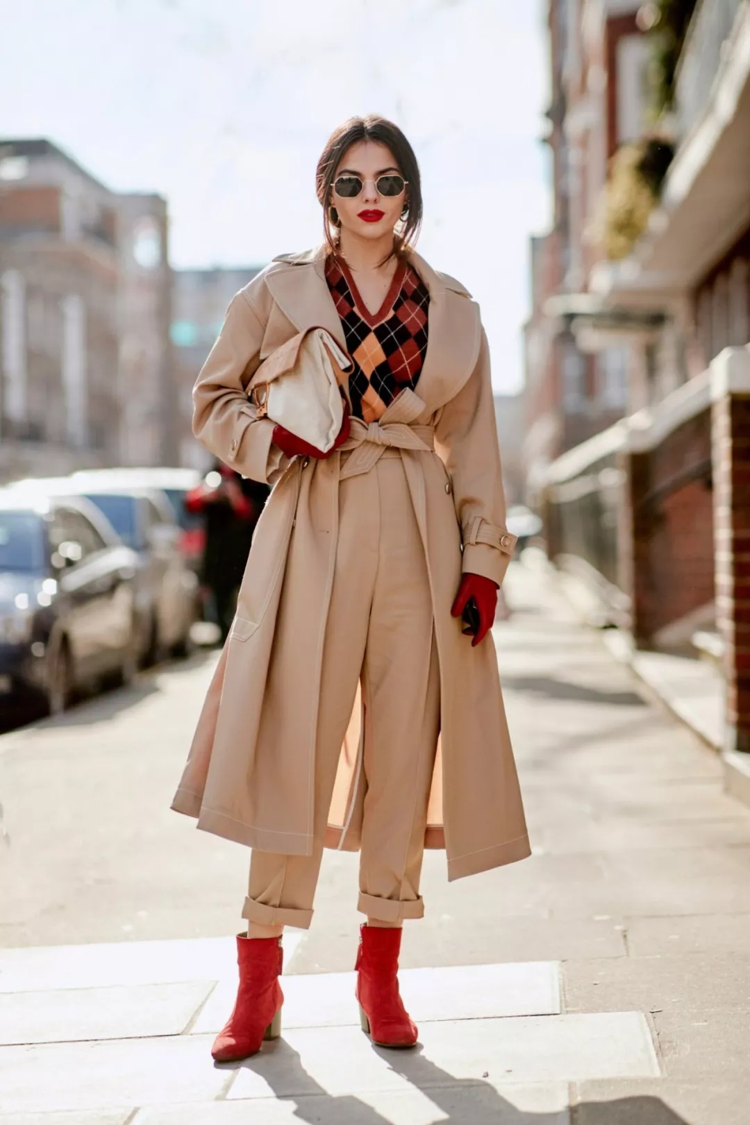 今年的风衣这样穿才够时髦,风衣旧了怎么翻新