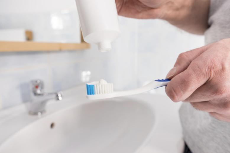 牙齿松了怎么治疗最好,牙齿松了怎么办教你如何快速恢复