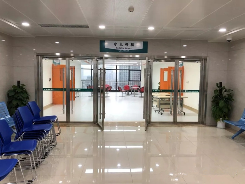 小孩尿道下裂但是小便正常,男宝宝尿尿的头裂了怎么办