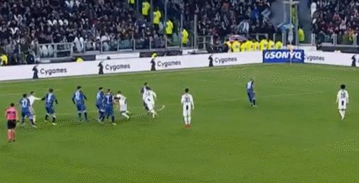 谜题解开,c罗进球后霸气回应动作