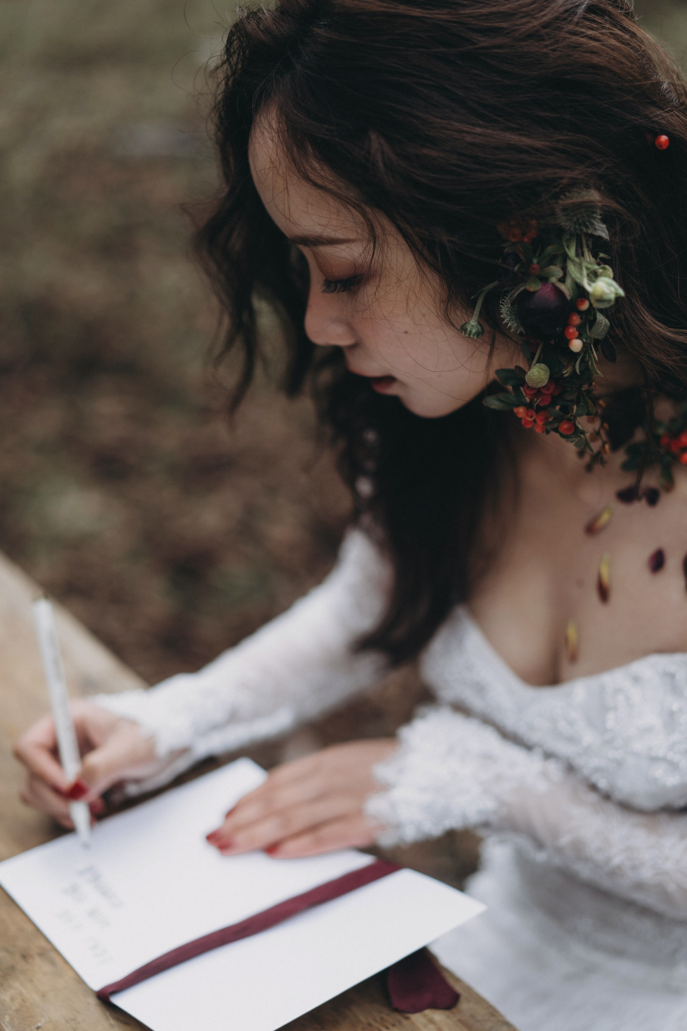 我们带上婚纱，去与世隔绝的山中办了一场绝世婚礼