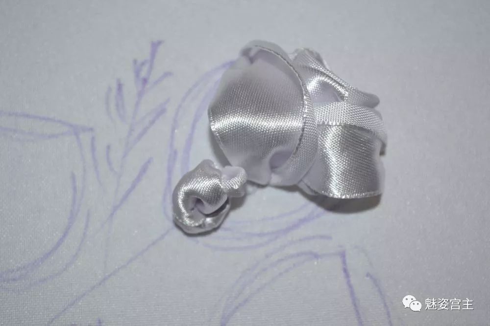 丝带绣盘结玫瑰花绣法图解,丝带绣图案教程牡丹