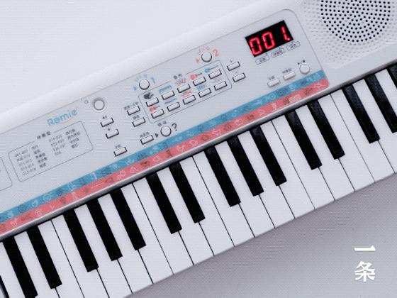 雅马哈出了台400元的电子琴!小孩、大人弹得停不下来