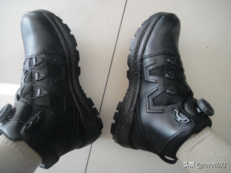 军靴有多舒服,军靴多厚硬不硬