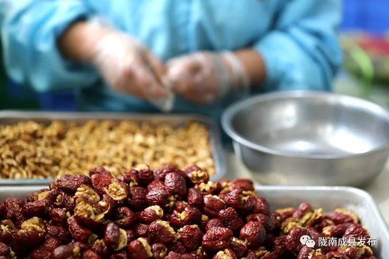 我叫成县，这是我2019年的自拍照~