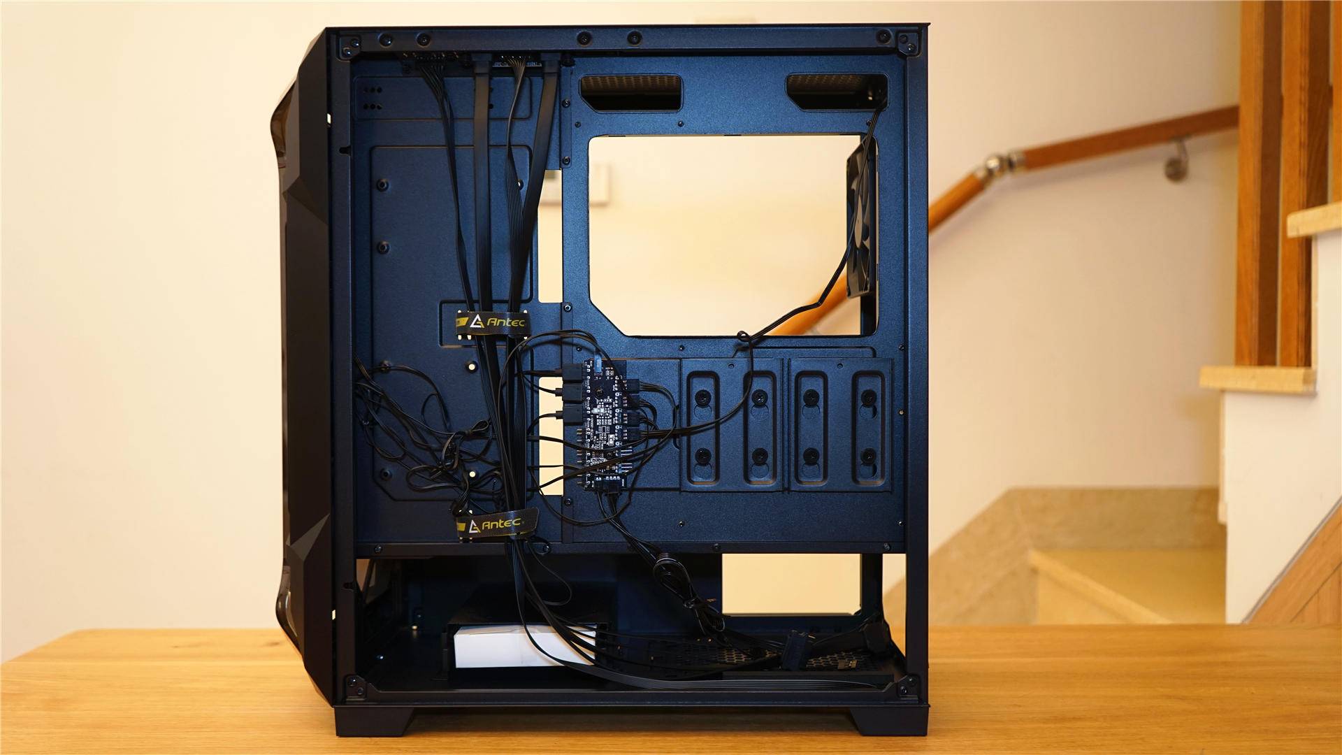 安钛克机箱标配风扇够用吗,安钛克静音机箱哪款最好