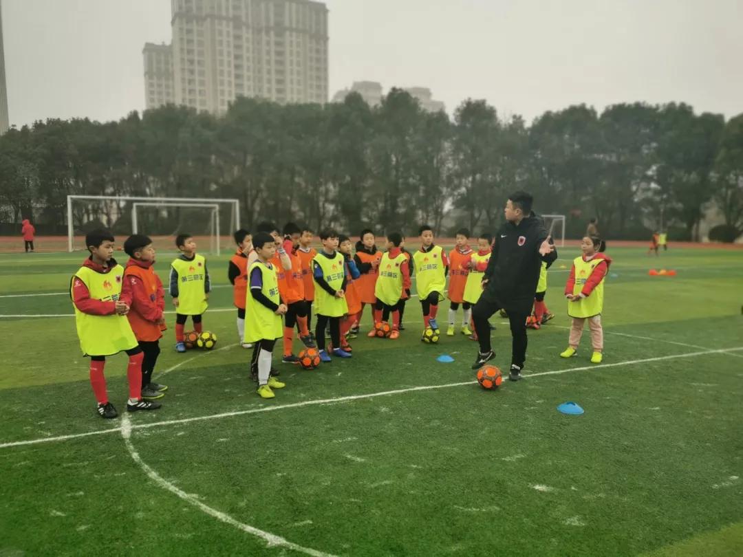 2020年青少年足球冬训营,株洲荷塘区篮球训练营