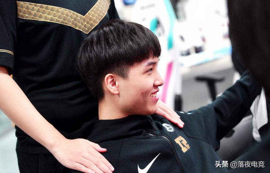 rng战胜fpx晋级fpx,fpxvsrngfpx第几局赢了