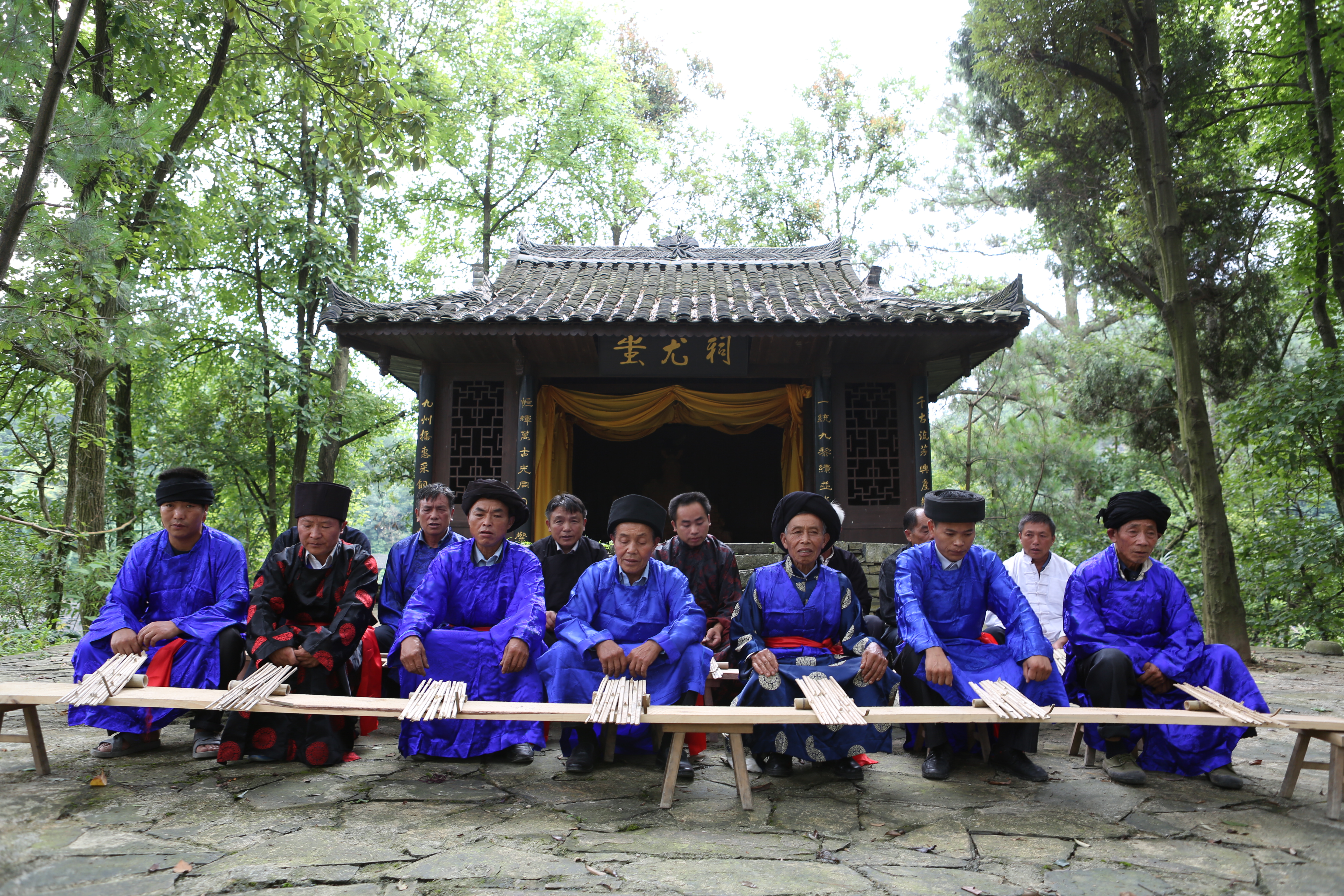 苗族没有文字的故事,苗族文字有哪些特点